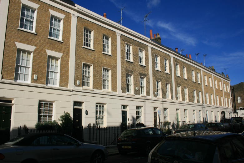 Spring sunshine in Graham Terrace, Belgravia SW1